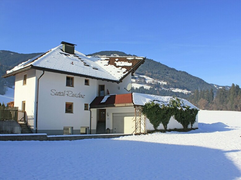 Spacious Apartment In Kaltenbach With Garage