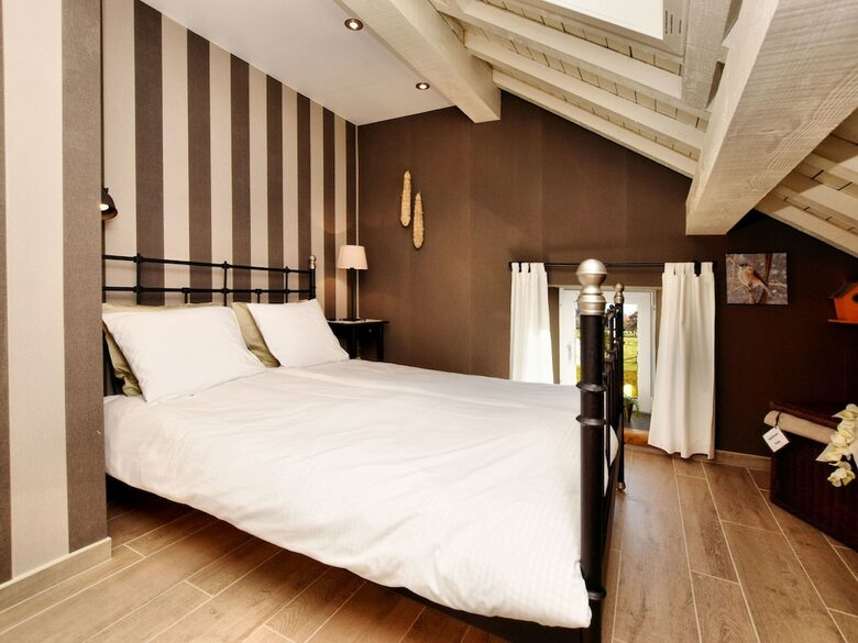 Cozy Holiday Home In Petit-thier With Sauna