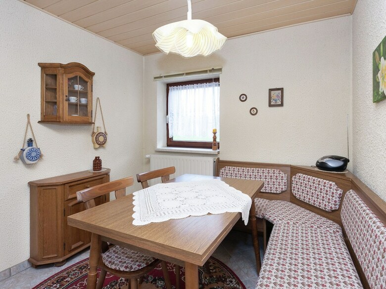 Gorgeous Holiday Home In Altenfeld Thuringia With Parking