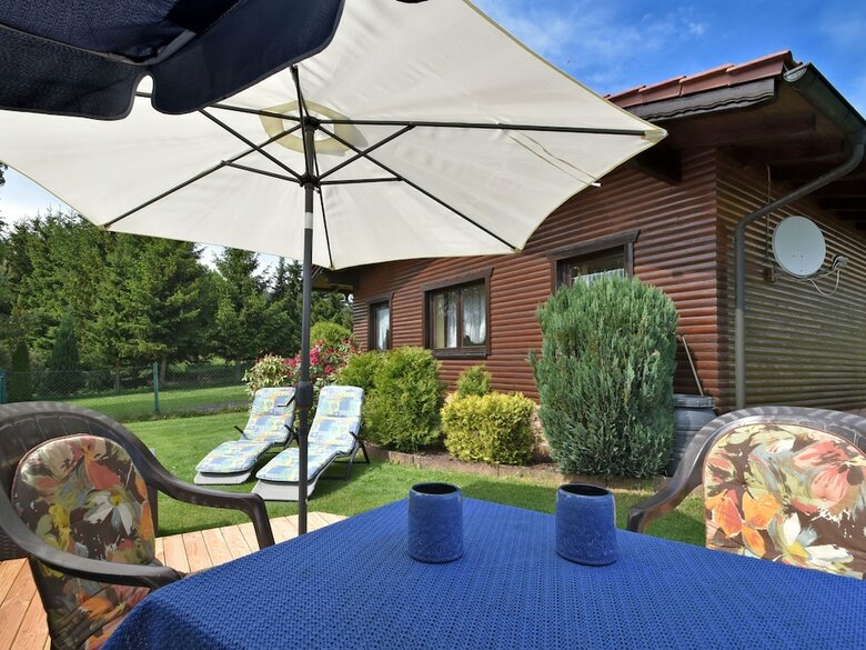 Gorgeous Holiday Home In Altenfeld Thuringia With Parking