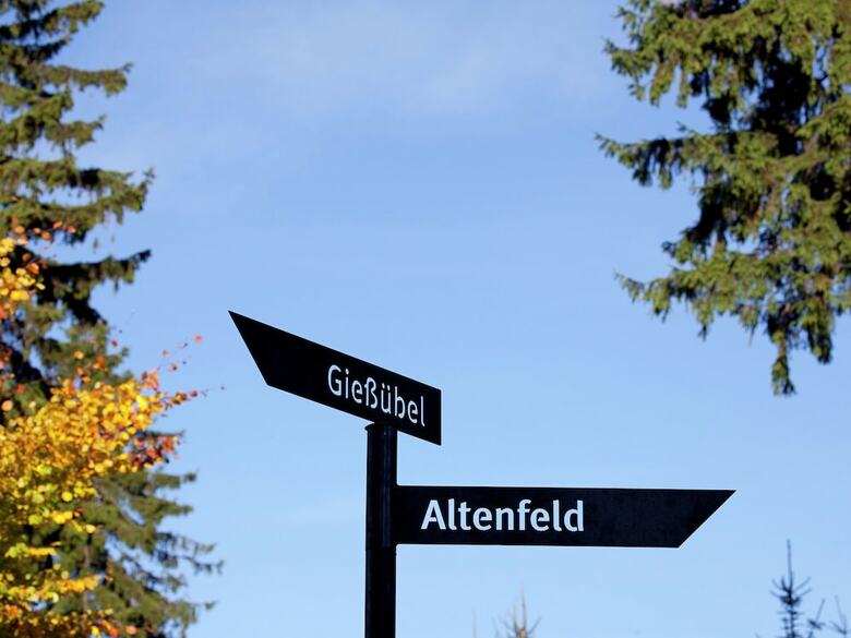 Gorgeous Holiday Home In Altenfeld Thuringia With Parking
