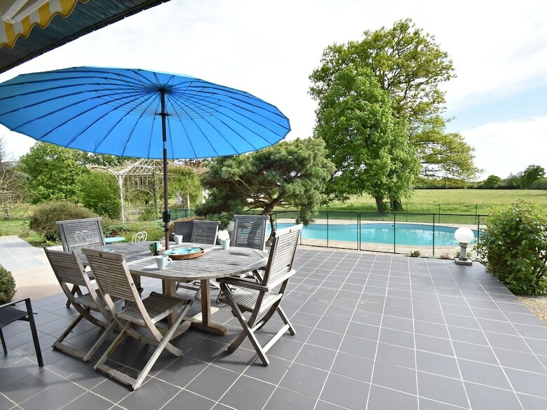 Villa With Private Swimming Pool In A Rural Area, Just Outside Decize