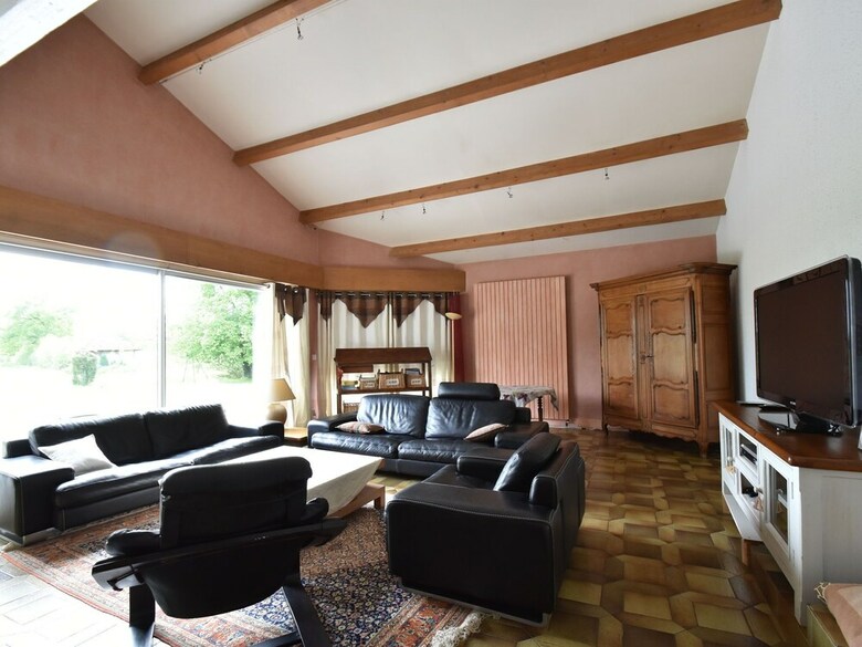 Villa With Private Swimming Pool In A Rural Area, Just Outside Decize