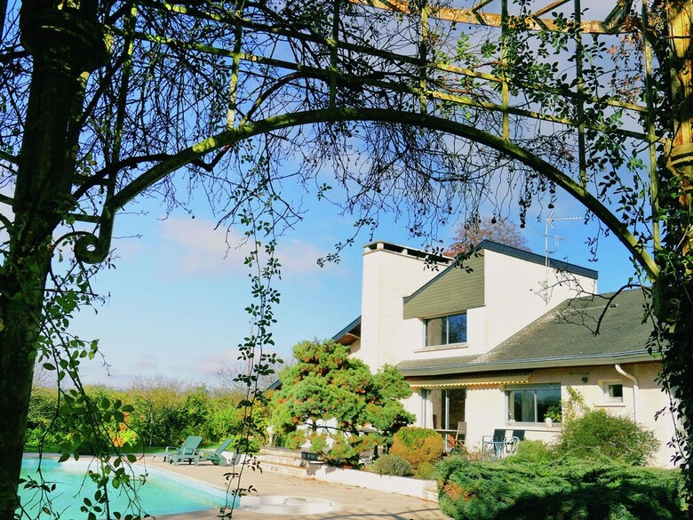 Villa With Private Swimming Pool In A Rural Area, Just Outside Decize