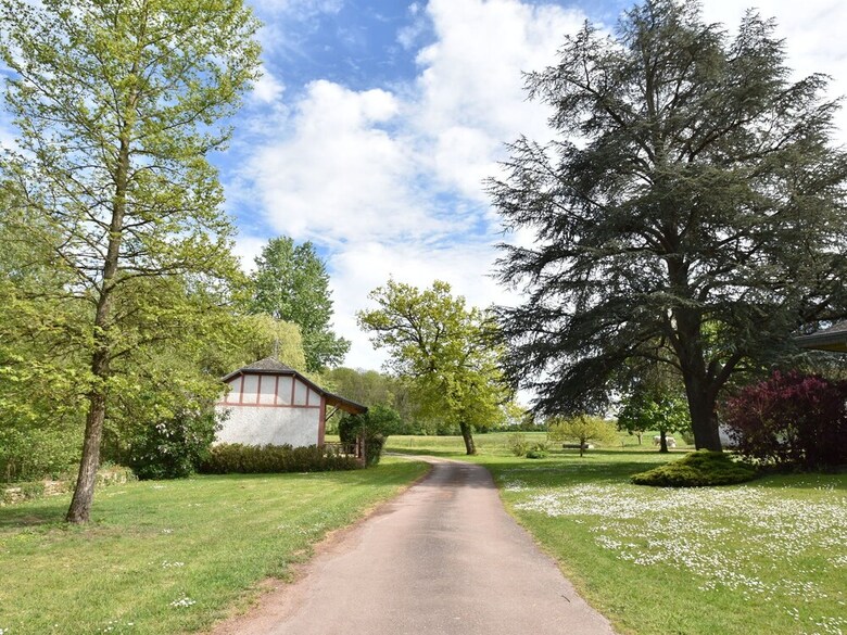 Villa With Private Swimming Pool In A Rural Area, Just Outside Decize