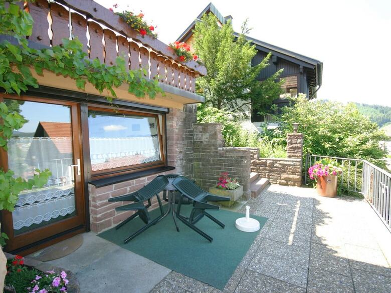 Cosy Apartment With Terrace, Garden, Bbq, Deckchair, Heating