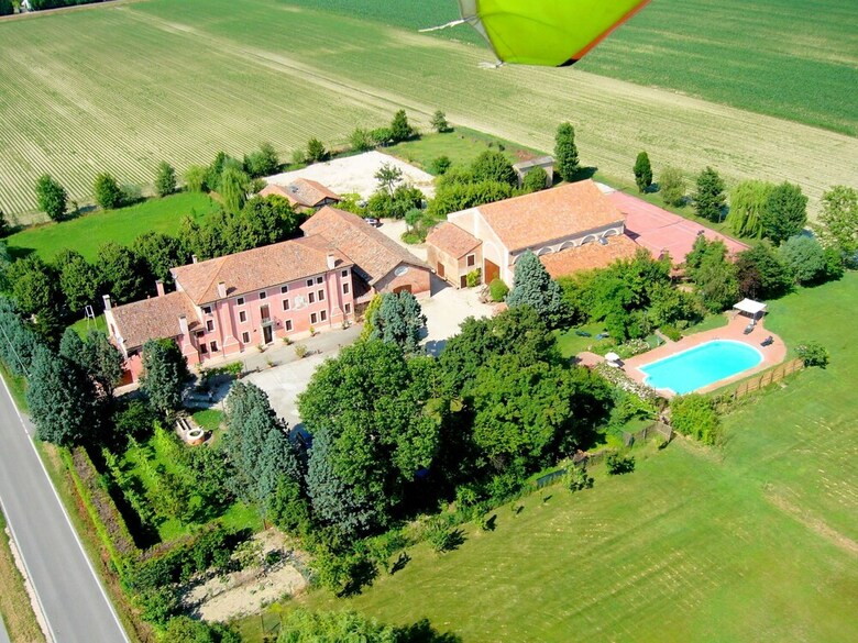 Agroturismo Cozy Farmhouse In Veneto With Shared Pool
