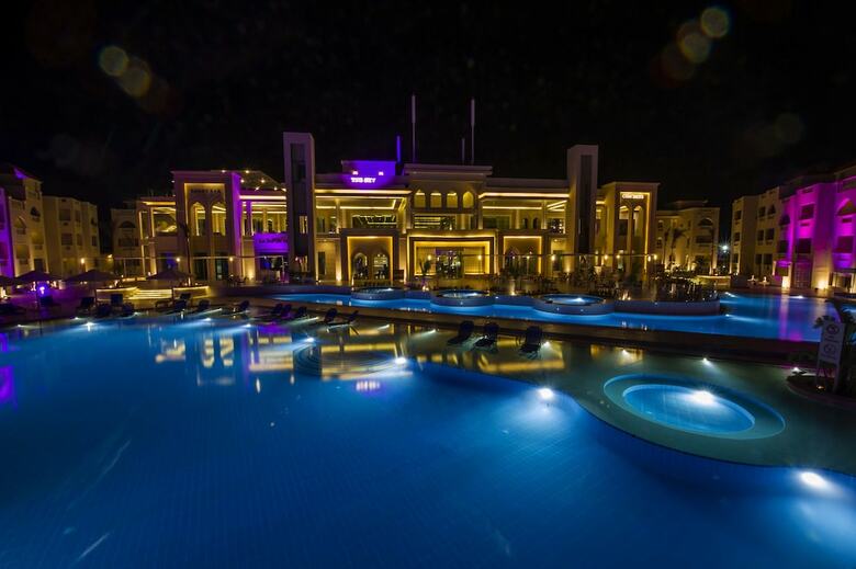 Hotel Sea World Resort (formerly - Aqua Blu Resort)