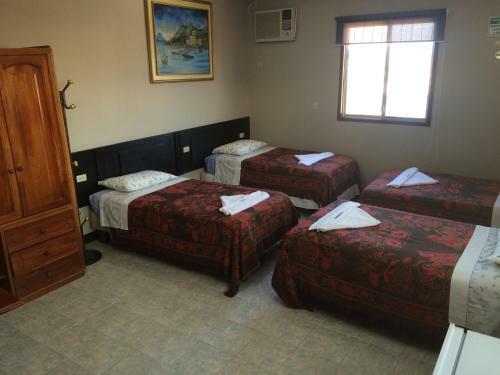 Albergue Hostal Los Algarrobos
