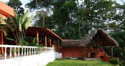 Albergue Hostal Tena �aui