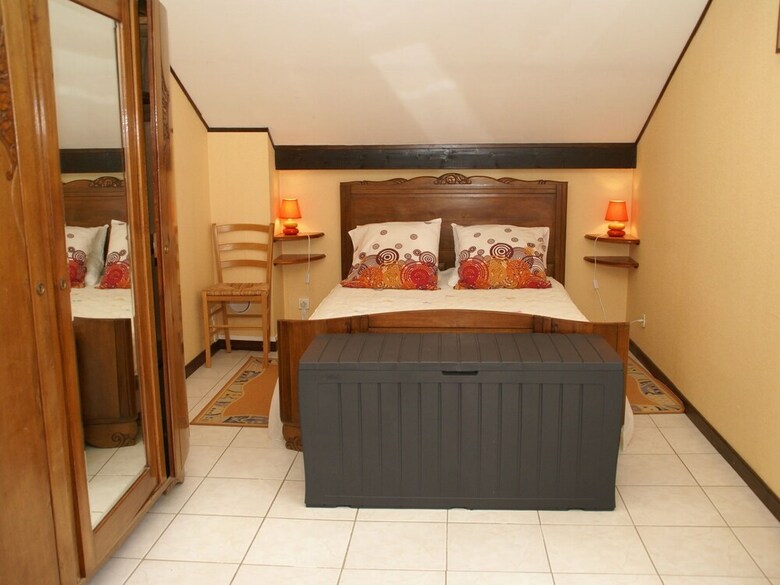 Villa Beautiful Chalet In Le M�nil With Private Garden