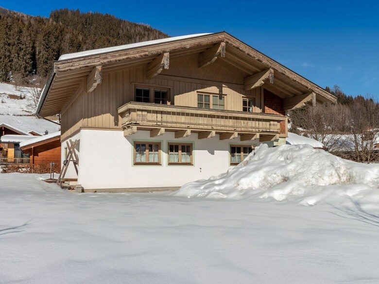 Cozy Apartment In M�hlbach With Parking