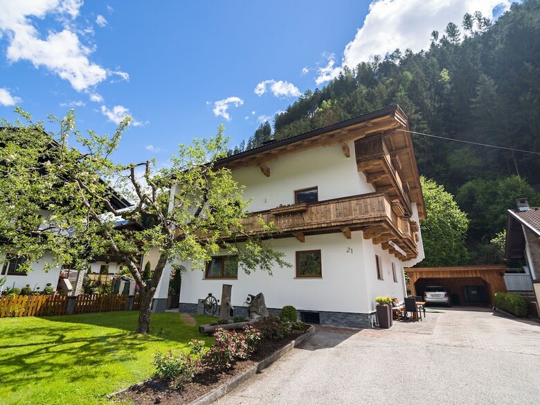 Cozy Apartment In Tyrol With Balcony