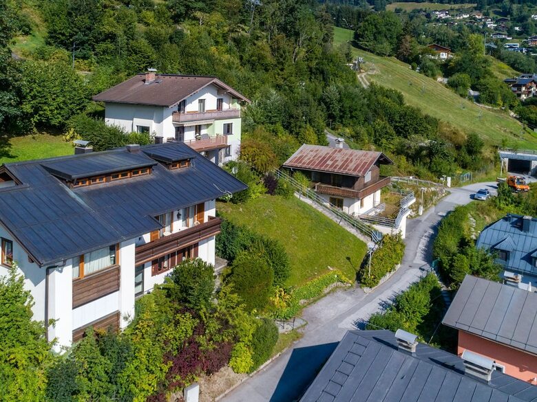 Beautiful Chalet In Zell Am See With A Pool