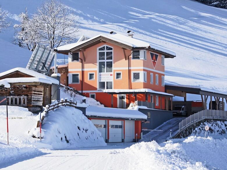 Apartamentos Luxurious Villa In Alpine Meadows In Kolsassberg