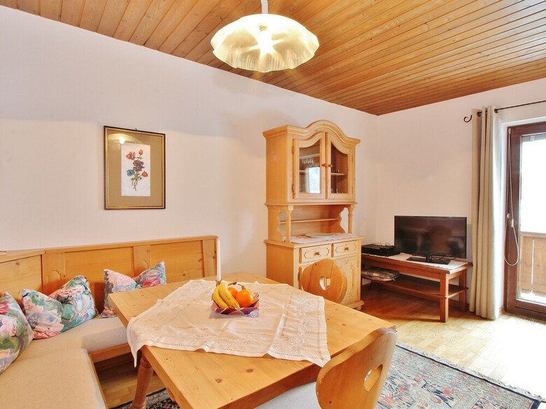 Spacious Apartment In Kitzbuhel With Balcony