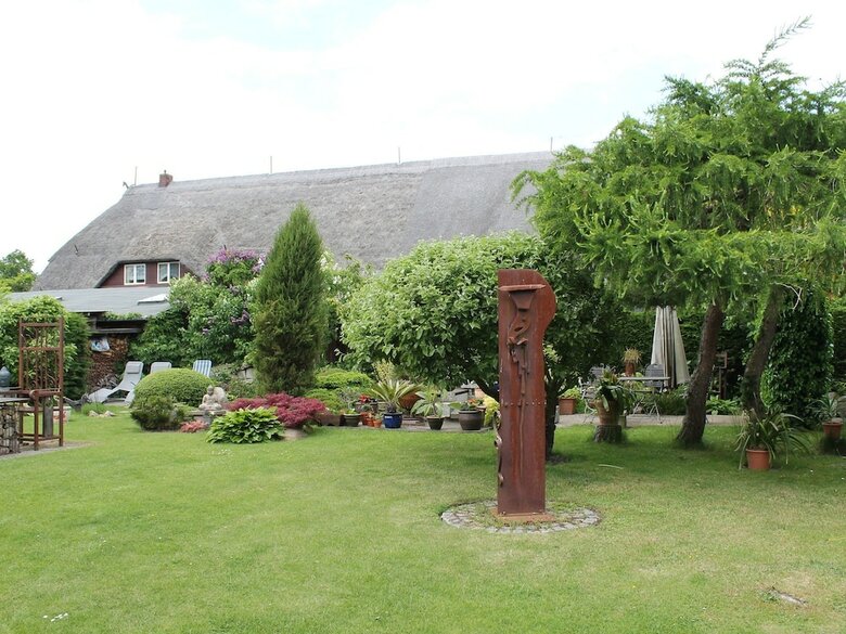 Pretty Apartment With Roofed Terrace, Garden, Barbecue