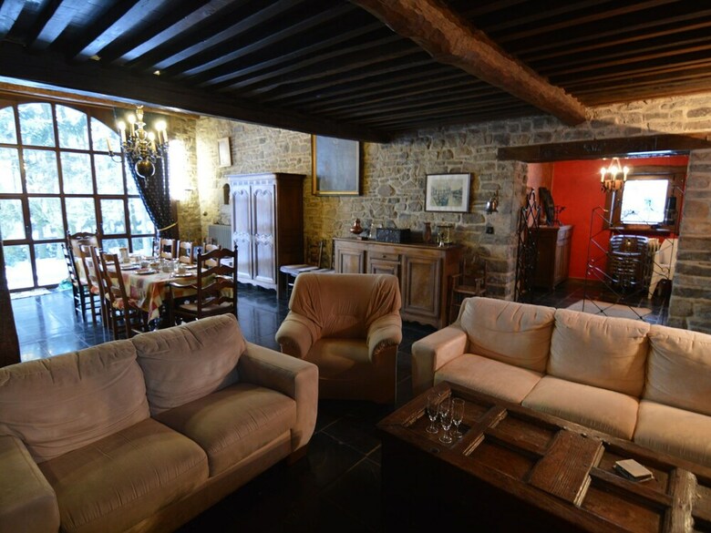 Charming Holiday Home In Halleux With Garden