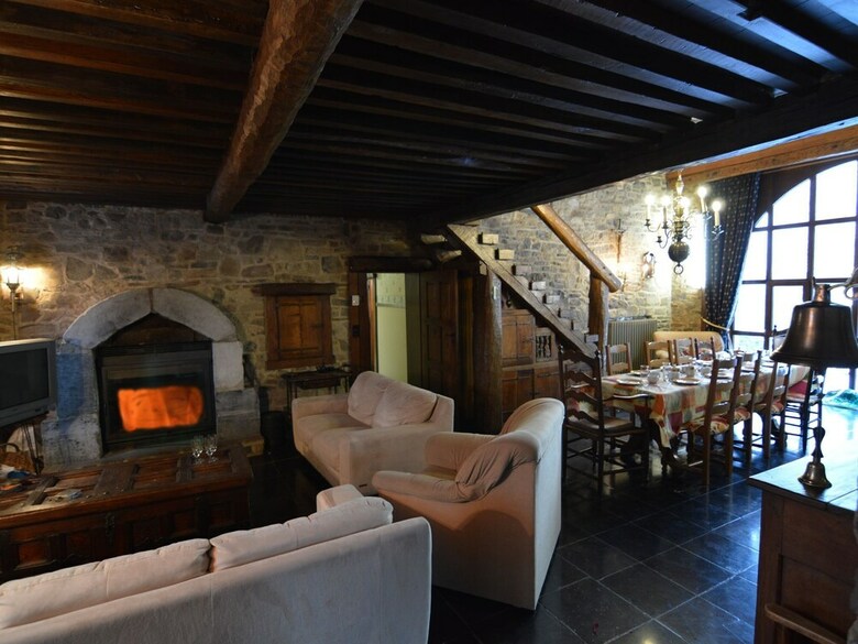 Charming Holiday Home In Halleux With Garden