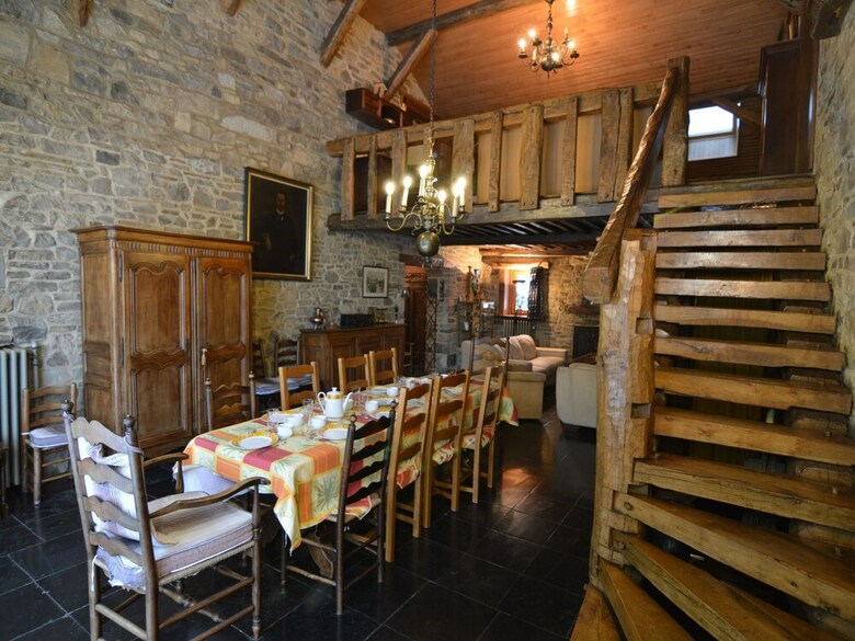 Charming Holiday Home In Halleux With Garden