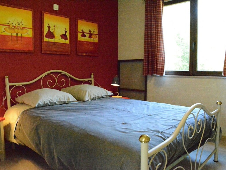 Luxury Pet-friendly Chalet In Bi�vre Near Forest