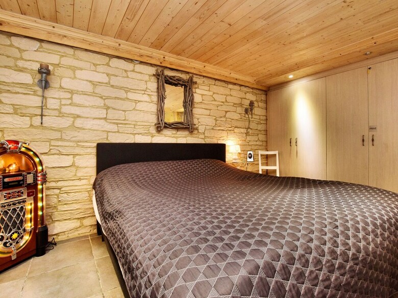 Luxurious Holiday Home With Jacuzzi And Sauna In Houffalize