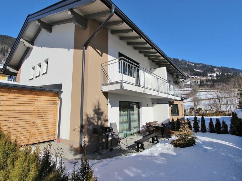 Spacious Holiday Home In Goldegg Near Ski Area