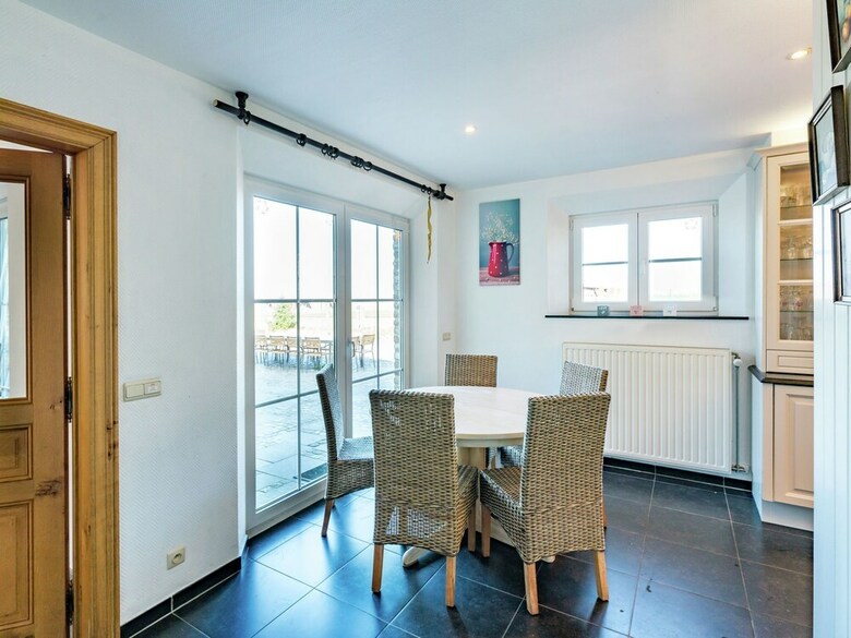 Rural Villa, 4 Kilometres From The Beach