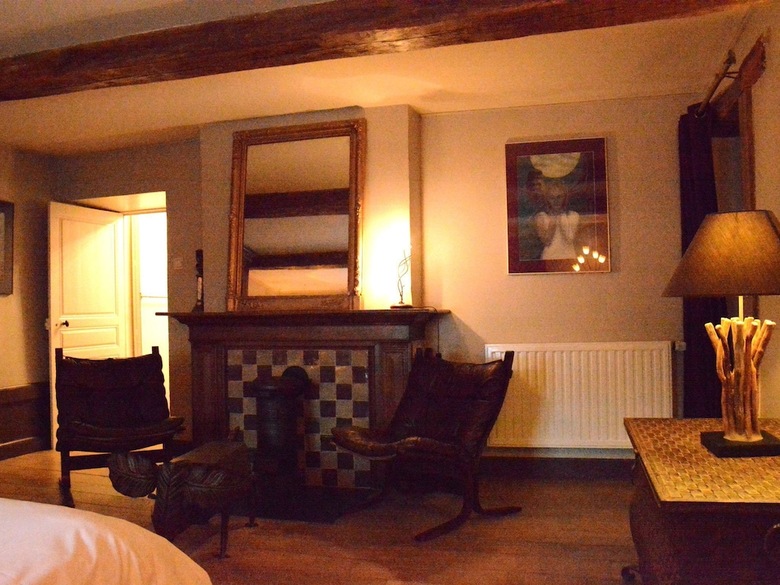 Cozy Holiday Home In Bi�vre With Pond