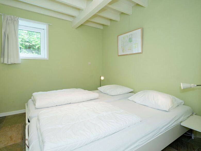 Great Spacious Holiday Home In A Tranquil Holiday Park