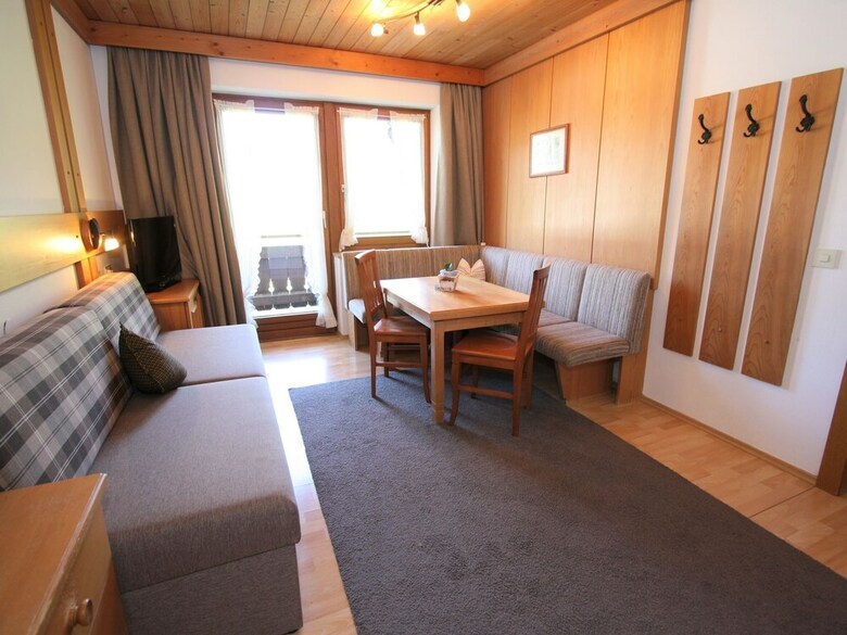 Cozy Apartment In Hinterglemm Near Forest