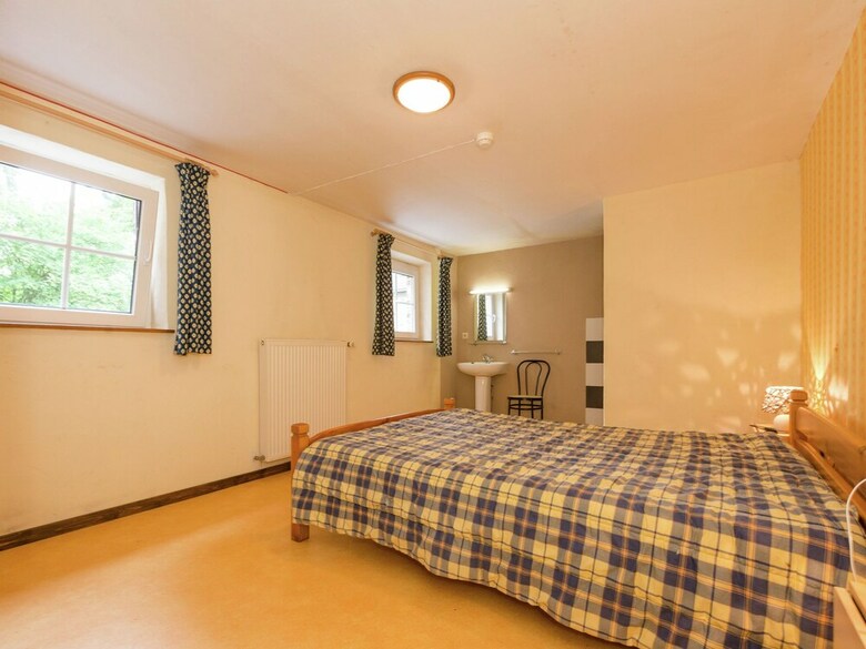 Glorious Holiday Home In W�ris With Jacuzzi