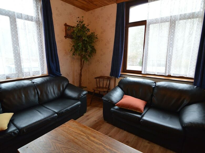 Charming Holiday Home In Coo With Pool