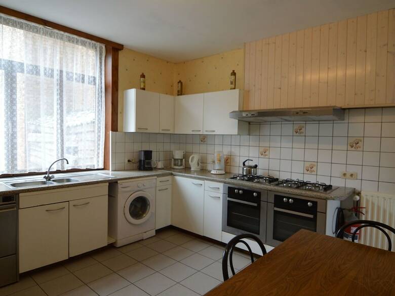 Charming Holiday Home In Coo With Pool