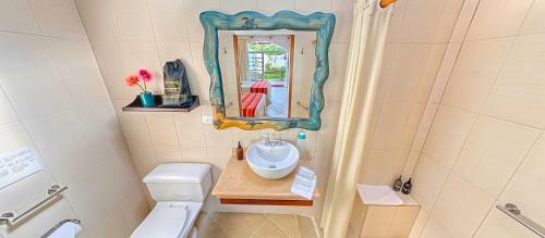 Galapagos Suites Bed & Breakfast