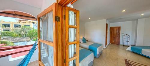 Galapagos Suites Bed & Breakfast