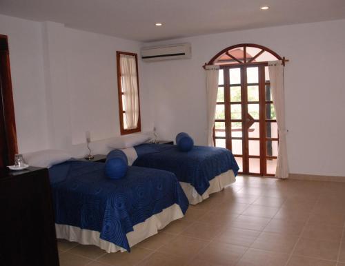 Galapagos Suites Bed & Breakfast