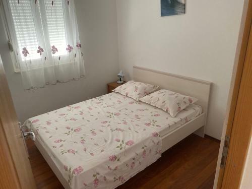 Apartments Mladenka 20m From Marina!