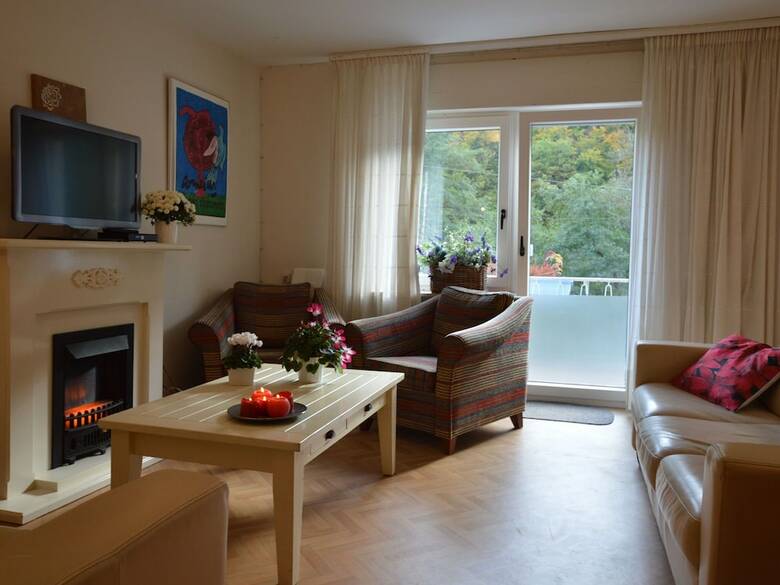 Comfy Holiday Home In Veldenz With Parking