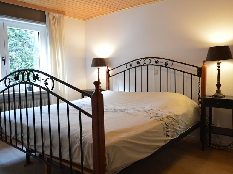 Comfy Holiday Home In Veldenz With Parking