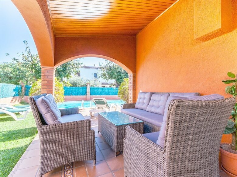 Cozy Holiday Home In Girona With Swimming Pool