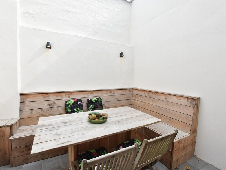 Apartamentos This Old Town House Has Been Completely Renovated