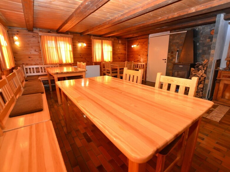 Authentic Log Cabin With Fireplace. Only 300m To The Ski Slope, Unobstructed View!