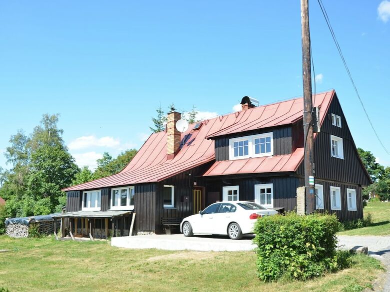 Authentic Log Cabin With Fireplace. Only 300m To The Ski Slope, Unobstructed View!