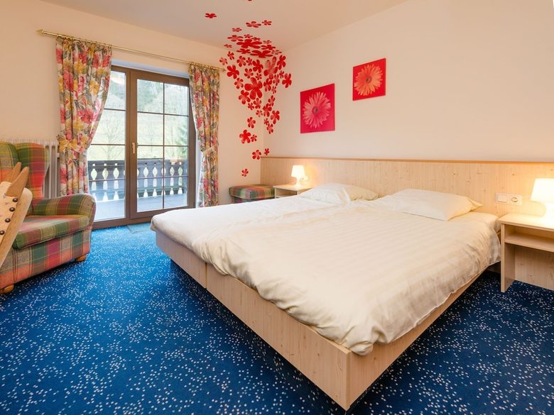 Exclusive Group House In Winterberg With Common Room, Bar And Large Kitchen