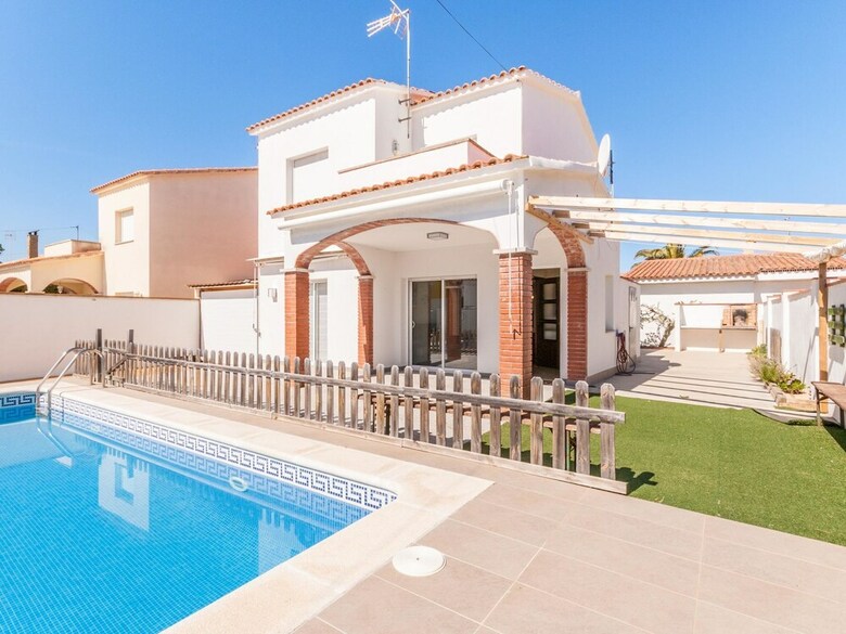 Holiday Home In L'escala With Private Swimming Pool