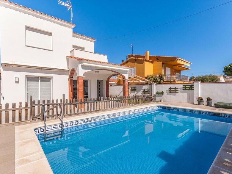 Holiday Home In L'escala With Private Swimming Pool