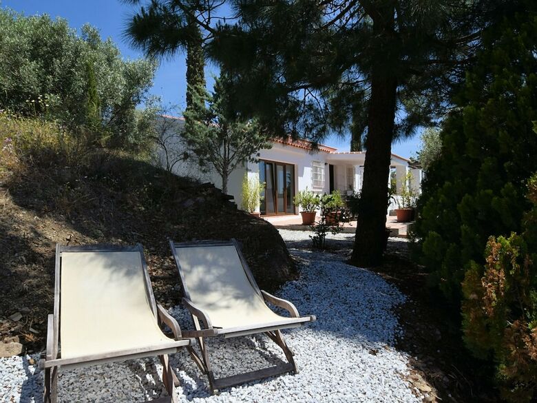 Splendid Villa With In Sayalonga Swimming Pool