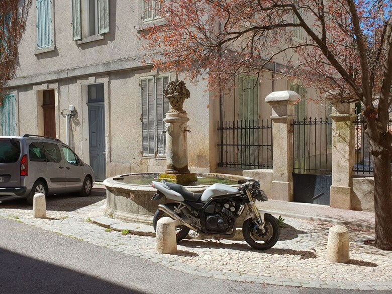 Charming Villa In Meounes-les-montrieux With Jacuzzi