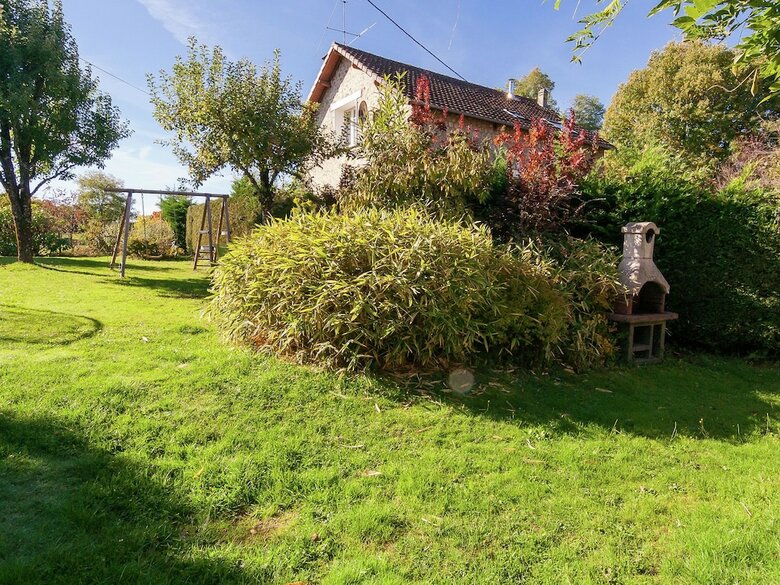 Sunlit Holiday Home In Meilhards With Private Pool